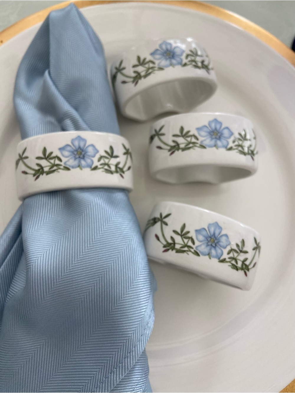 Portmeirion The Queen's Hidden Garden Blue Floral Napkin Rings - Set of 4